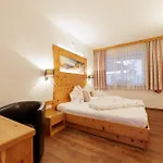 Apartmenthaus Goldeck アパート *