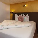 Apartmenthaus Goldeck * リート・イム・オーバーインタール
