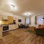 Apartmenthaus Goldeck アパート