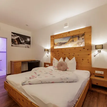 Apartmenthaus Goldeck Ried im Oberinntal