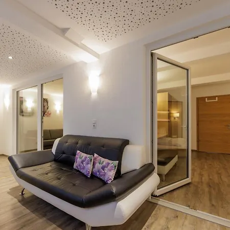 Apartmenthaus Goldeck Daire Ried im Oberinntal