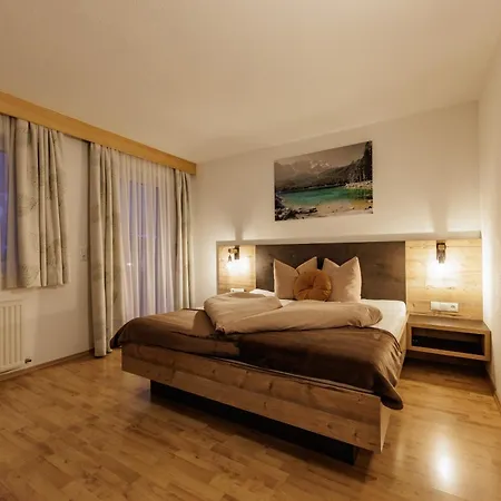 Apartmenthaus Goldeck Ried im Oberinntal