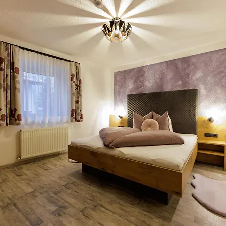 Apartmenthaus Goldeck Ried im Oberinntal
