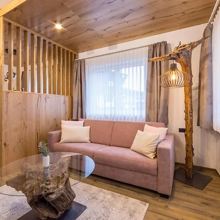 Apartmenthaus Goldeck アパート
