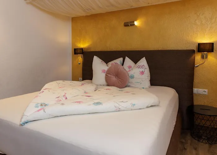 Apartmenthaus Goldeck * Ried im Oberinntal